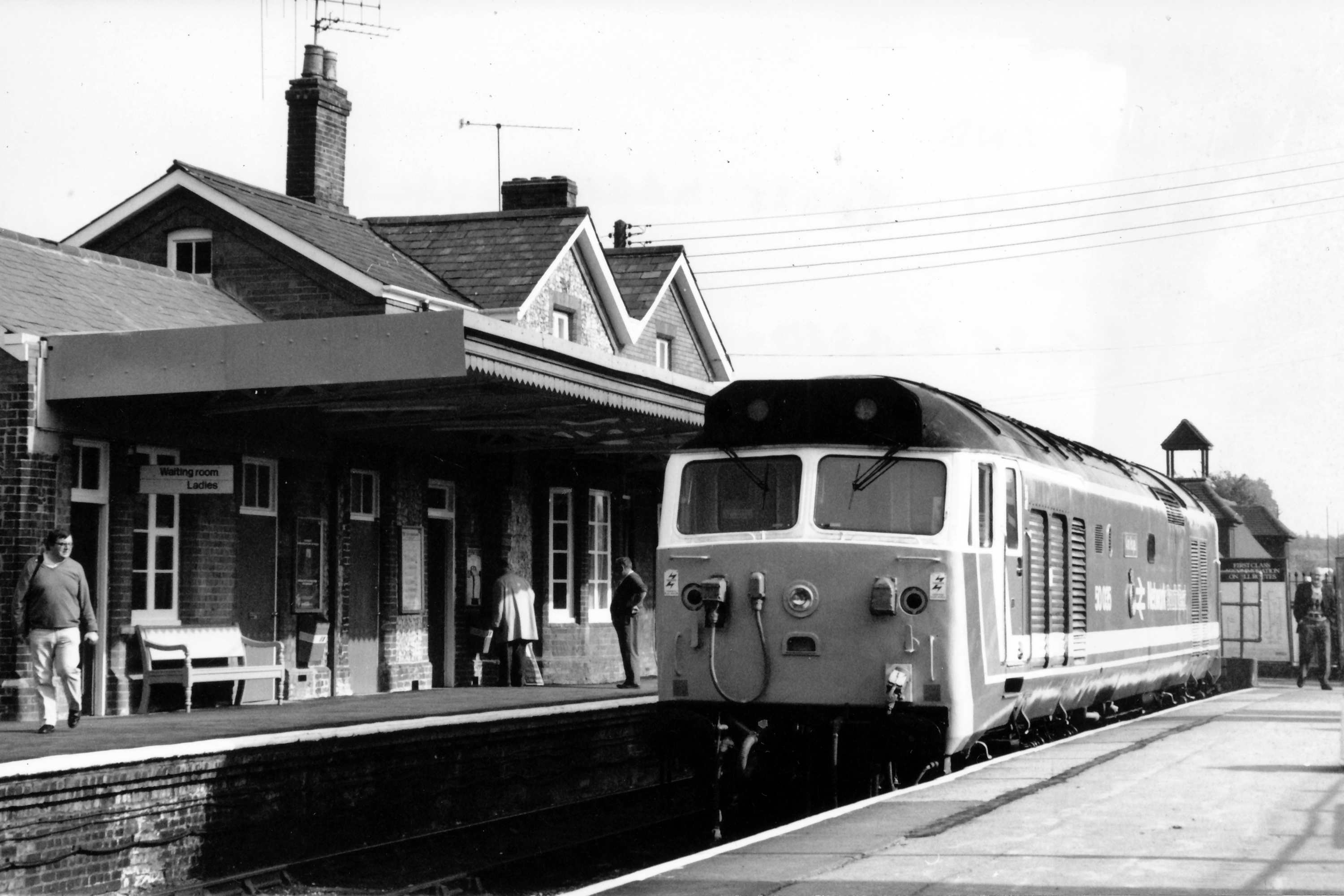 50035 'Ark Royal' on display at Bourne End